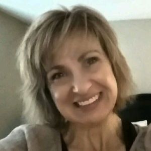 Meet your Posher, Deborah